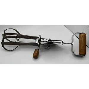 Egg Beater Unbranded Wooden Handles Metal Mixer Americana Decoration Vintage